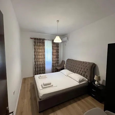 Hotel Eraldo's And Sarande